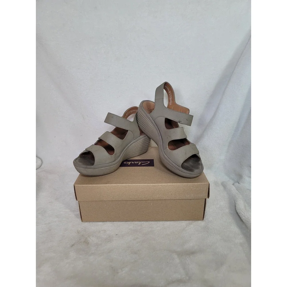 Clarks Bohemian Y2K Wedge Sandals Gray Comfy Leather Vacation Size 7 Resortwear‎